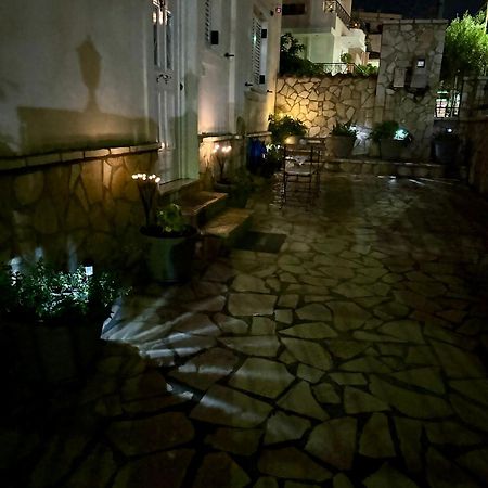 See And City Apartment Egio Exterior foto
